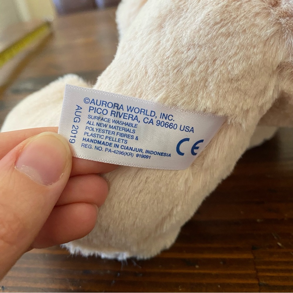 Aurora Purely Luxe BABY LLAMA 10" Plush Light Tan Plush Sitting Lamb 2019 - Picture 7 of 9